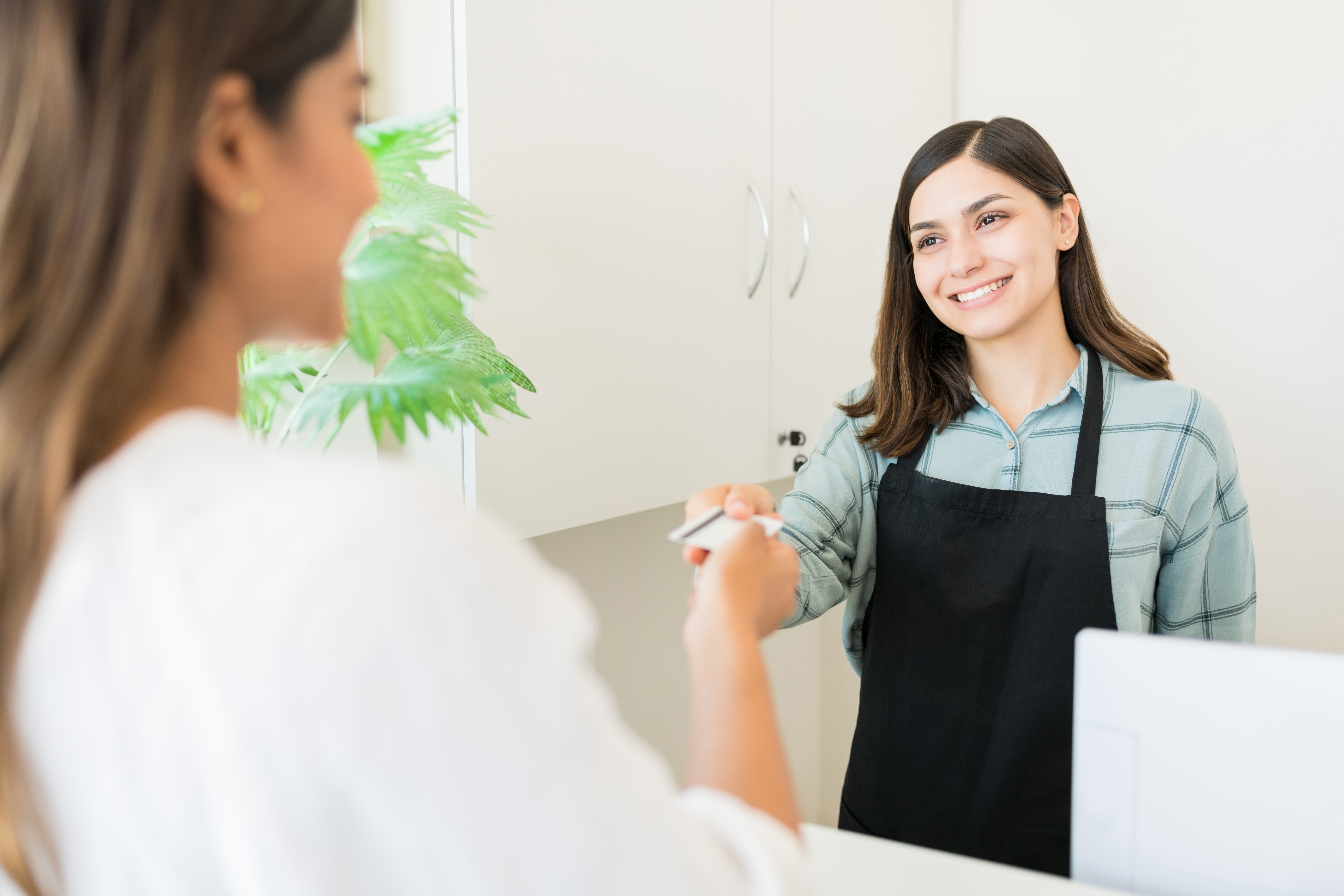 Customer Service Agent Training: How to Build a Team That Delivers Exceptional Experiences